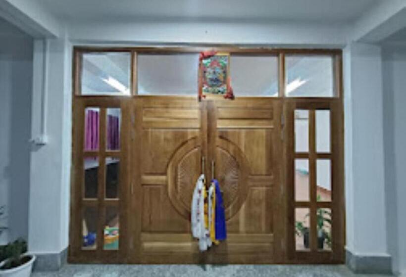 호텔 7 Eleven Dirang