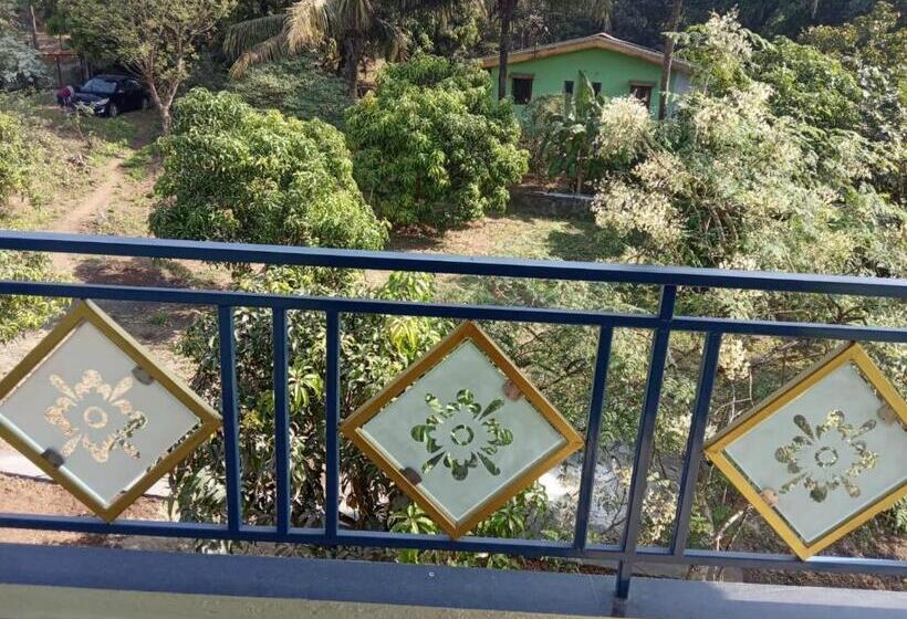 בית מלון כפרי Asmi Palace, Bhaimala, Alibag