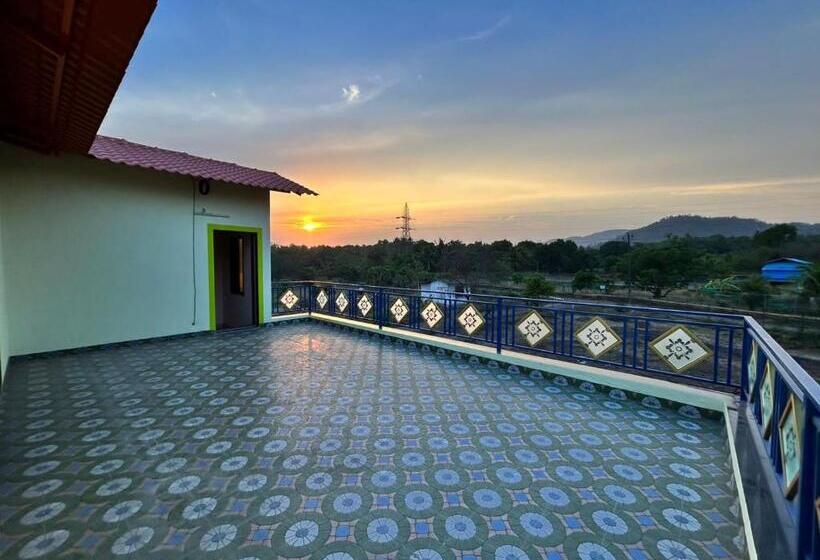 בית מלון כפרי Asmi Palace, Bhaimala, Alibag