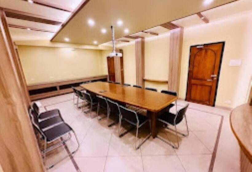 ホテル Bombay Inn Cuttack