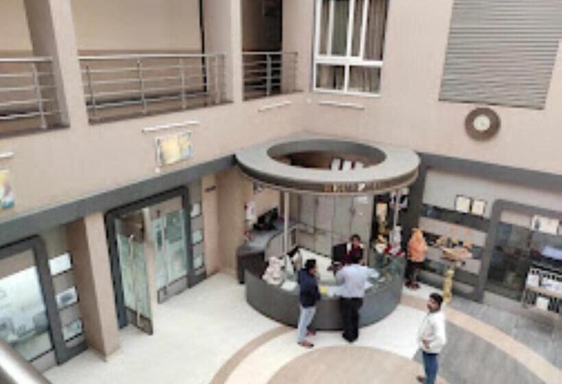 فندق Buldana Urban Residency Club , Buldana