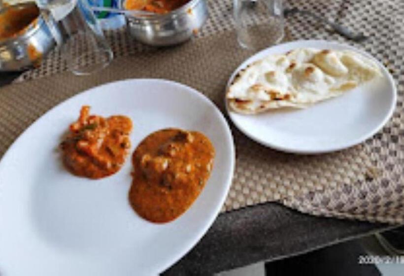 فندق Buldana Urban Residency Club , Buldana