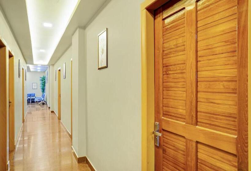 Отель Century Regency