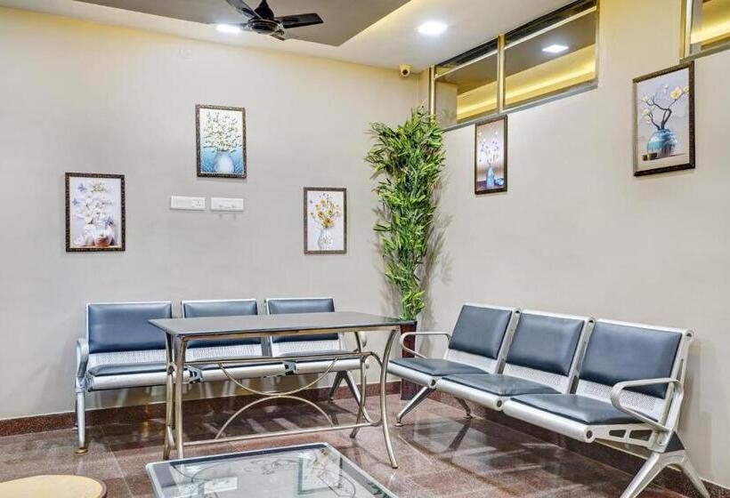 Отель Century Regency