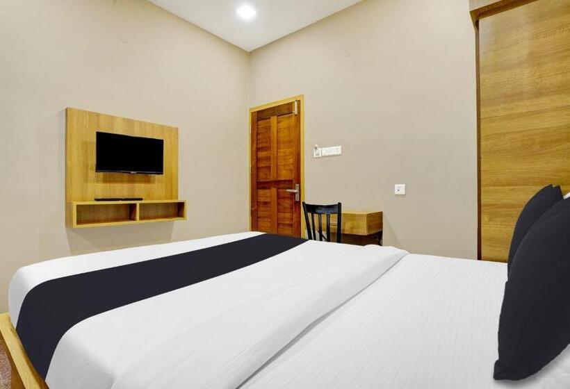 Отель Century Regency