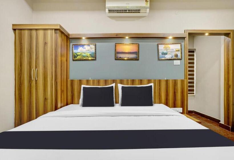 Отель Century Regency