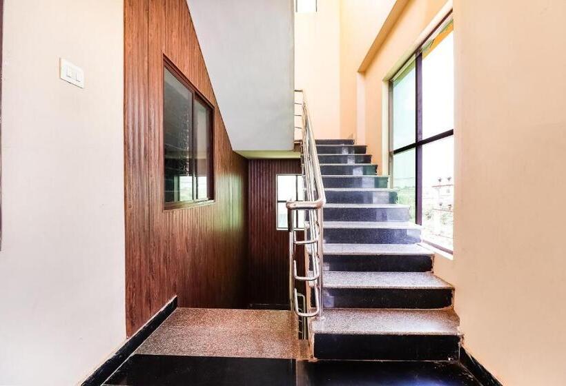 فندق Collection O 67511 Golden Park