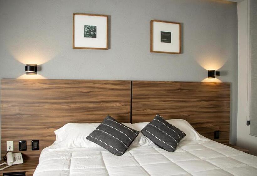 ホテル Del Carmen