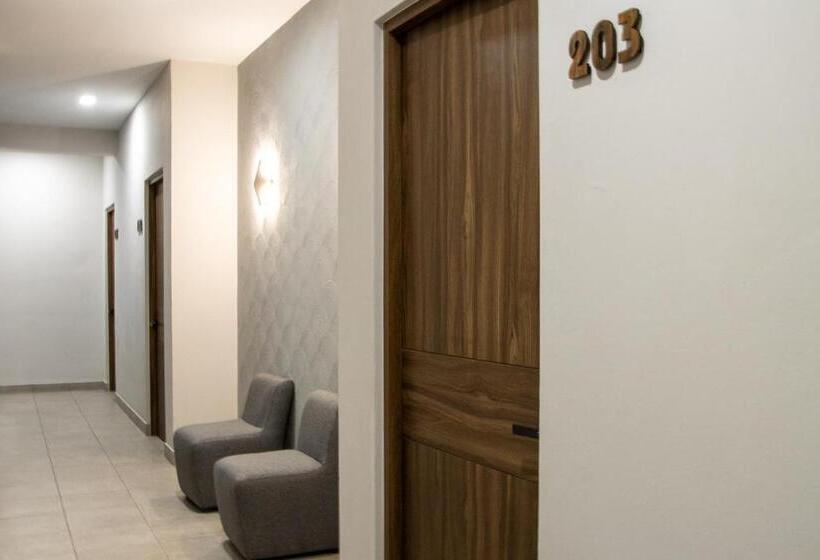 ホテル Del Carmen