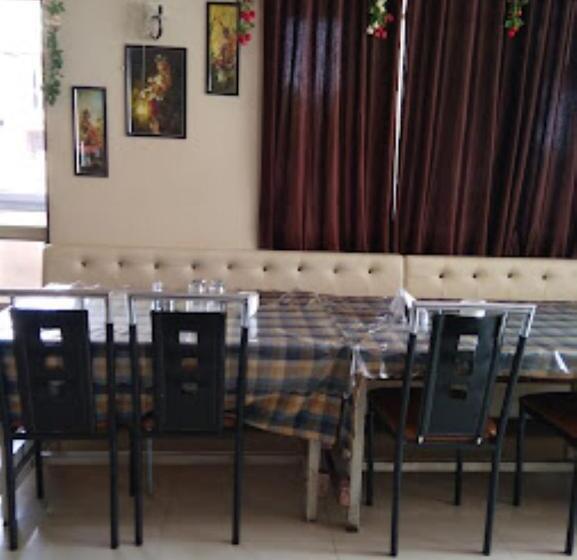 Hotel Devraj Palace,maheshwar