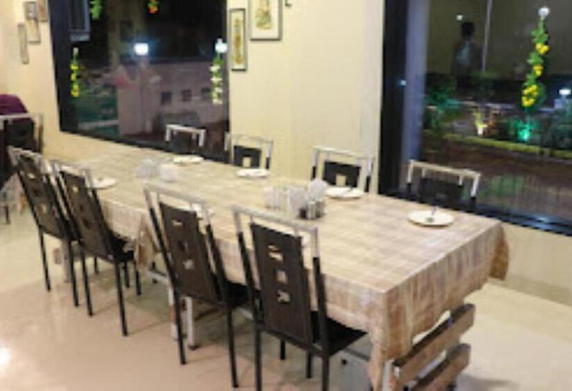 Hotel Devraj Palace,maheshwar