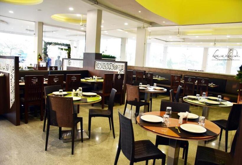 בית מלון כפרי Four Seasons Resort Ajanta