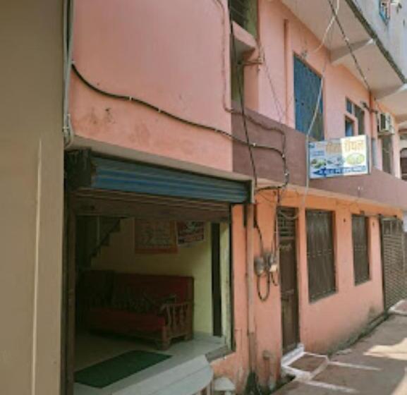 בית מלון כפרי Geeta Royal,datia