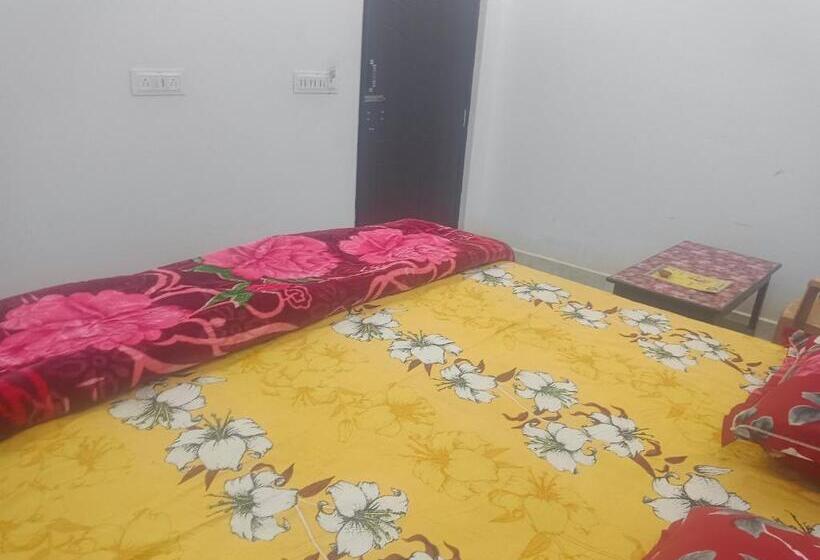 ホテル Harihar Atithi Bhawan