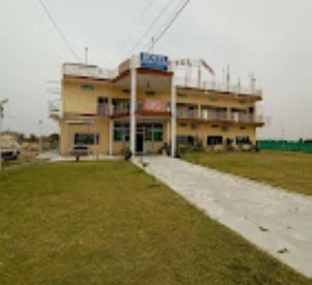 호텔 Highway Palace,chituwa