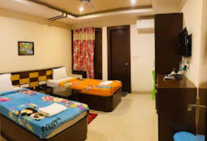 בית מלון כפרי Jasmin Palace Angul