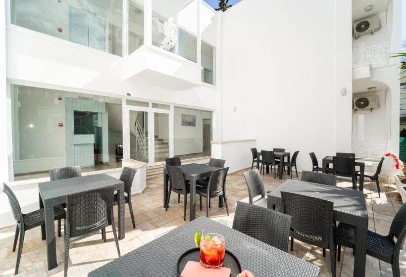 هتل Kemer Royal Beach