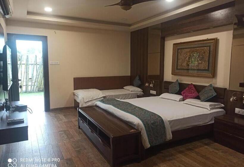 בית מלון כפרי Lamba Celebrations