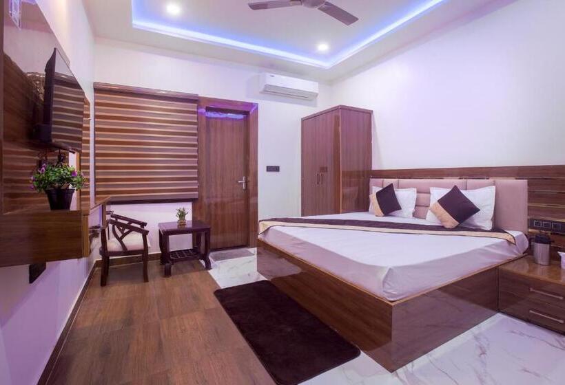 ホテル Madhav Residency