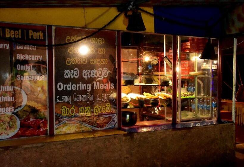 فندق Ninety Nine Grand