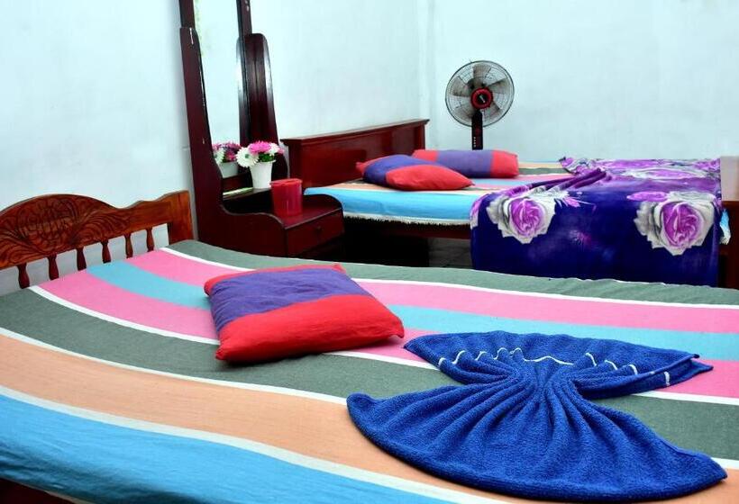 فندق Ninety Nine Grand