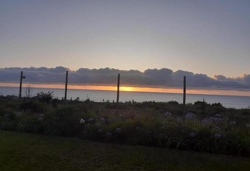 בית מלון כפרי Ocean View Villas   F6