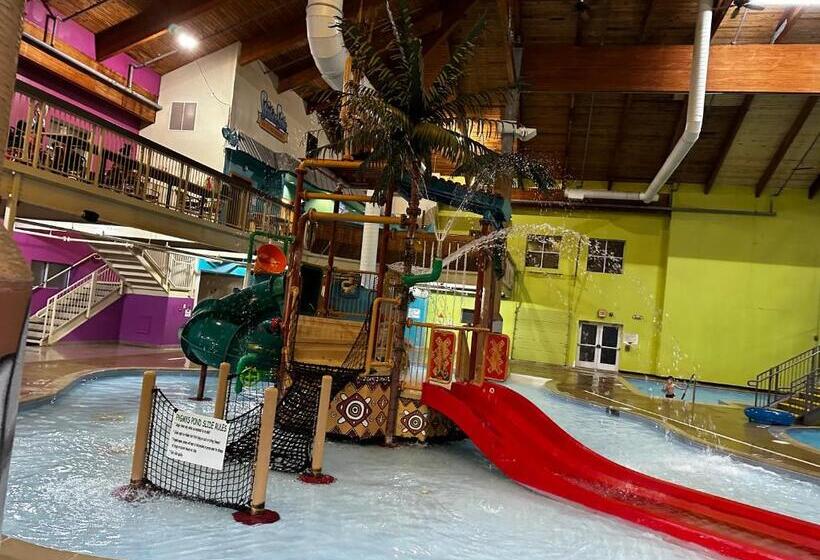 ホテル Peachtree Inn & Suites