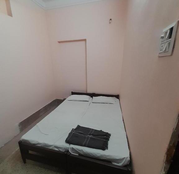 호텔 Radhika Palace