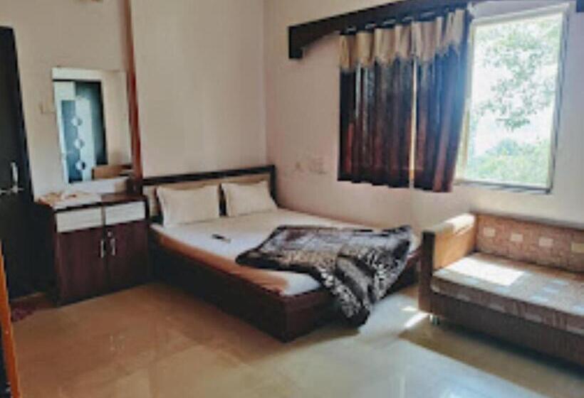 בית מלון כפרי Raj Palace, Maheshwar