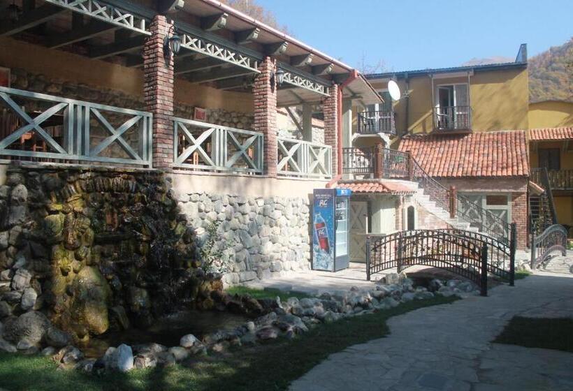 هتل Restaurant Kakhaberi