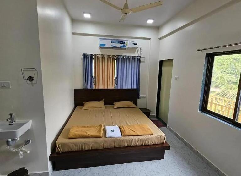 בית מלון כפרי Sea Point Villa