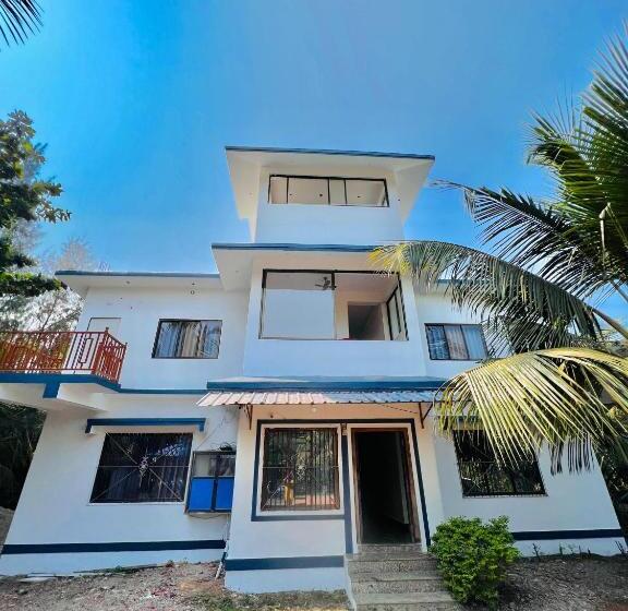 בית מלון כפרי Sea Point Villa