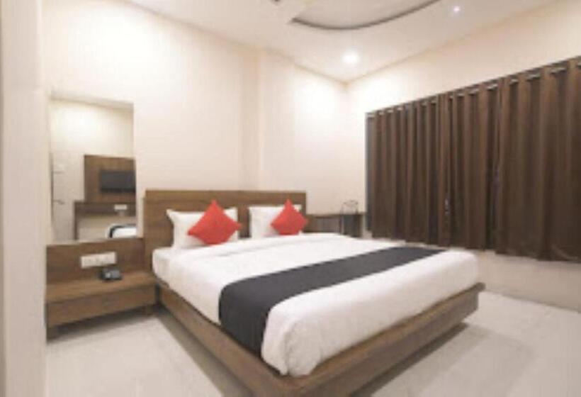 Отель Solitude 24,indore