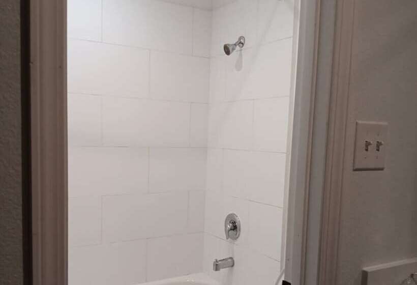 فندق Stateline Stayovers Extended Stay