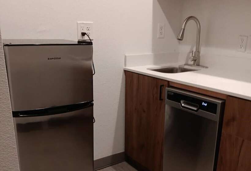 فندق Stateline Stayovers Extended Stay