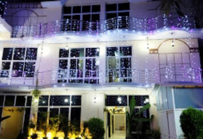 호텔 Tanya Palace,datia