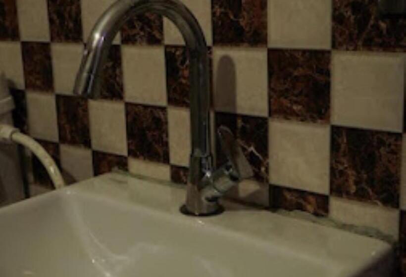 בית מלון כפרי The Ramay Palace Ayodhya