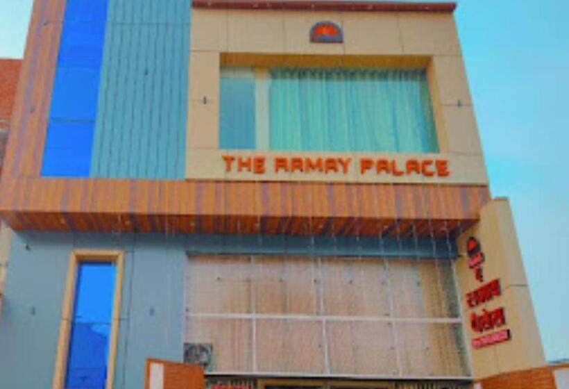 בית מלון כפרי The Ramay Palace Ayodhya