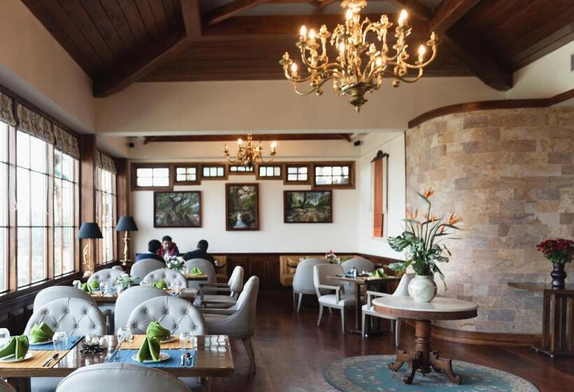 בית מלון כפרי The Shillong Address