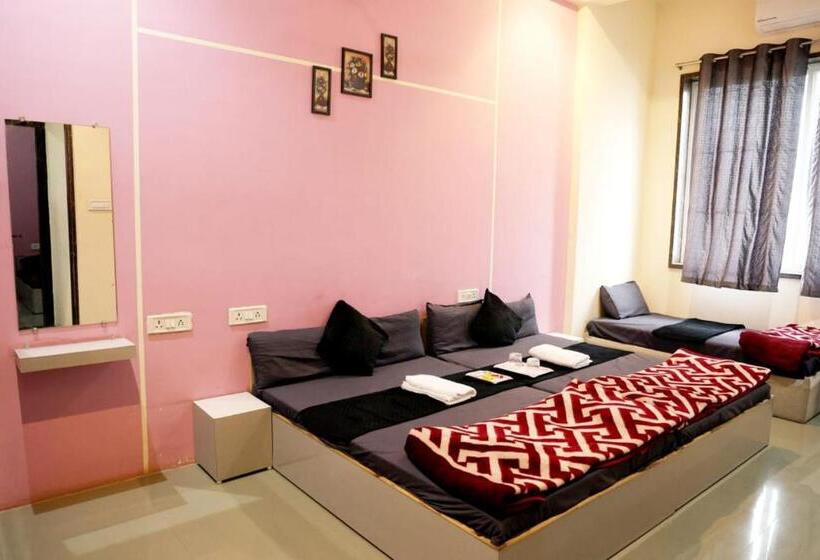 ホテル The Villa,sanawad