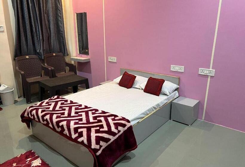 בית מלון כפרי The Villa,sanawad