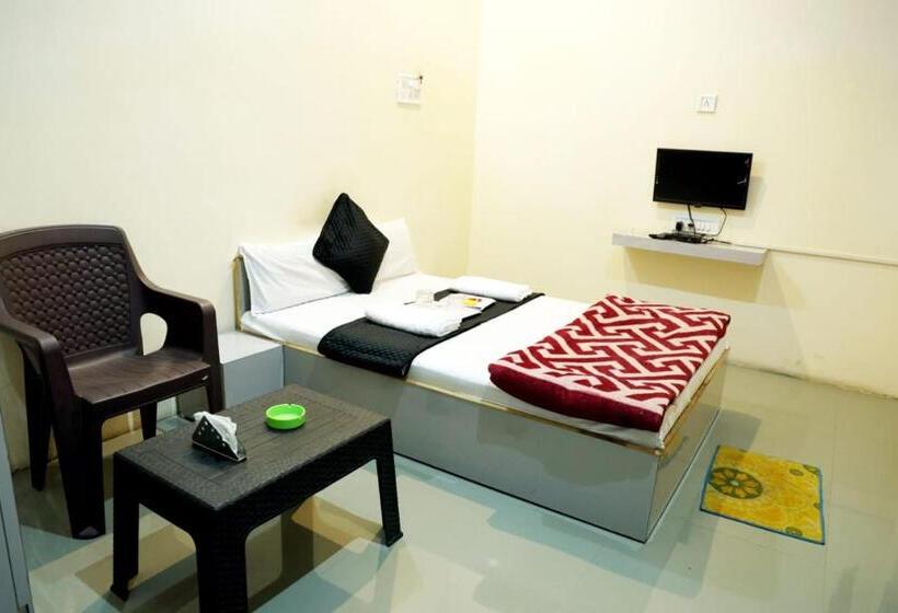 ホテル The Villa,sanawad