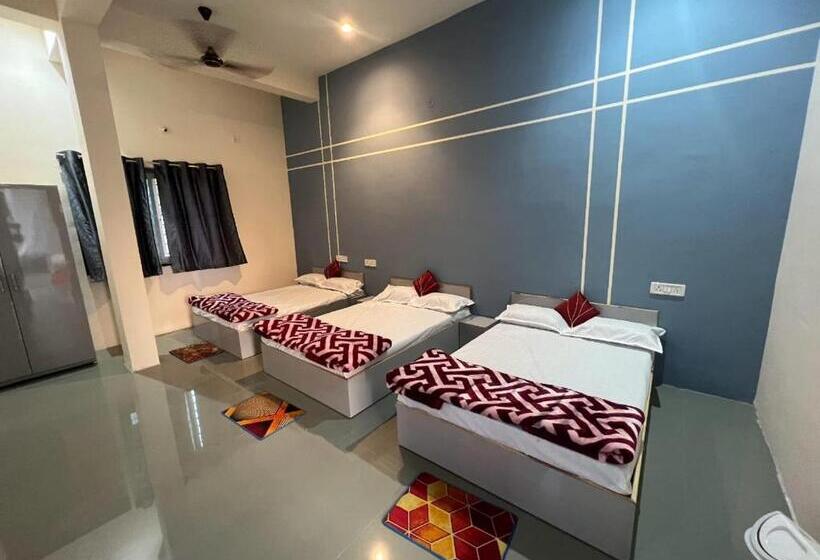 בית מלון כפרי The Villa,sanawad