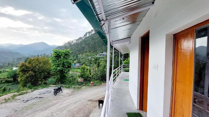 בית מלון כפרי Traditional Kumaoni Farm Stay