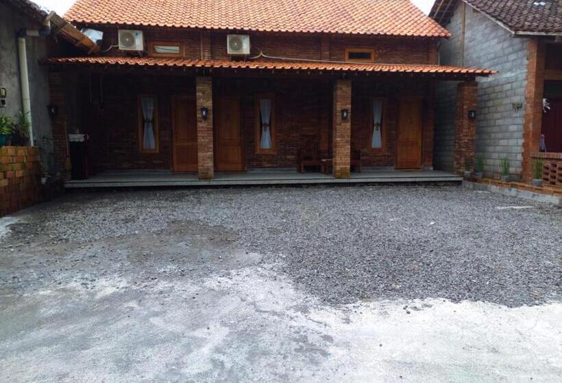 هتل Wilujeng Homestay