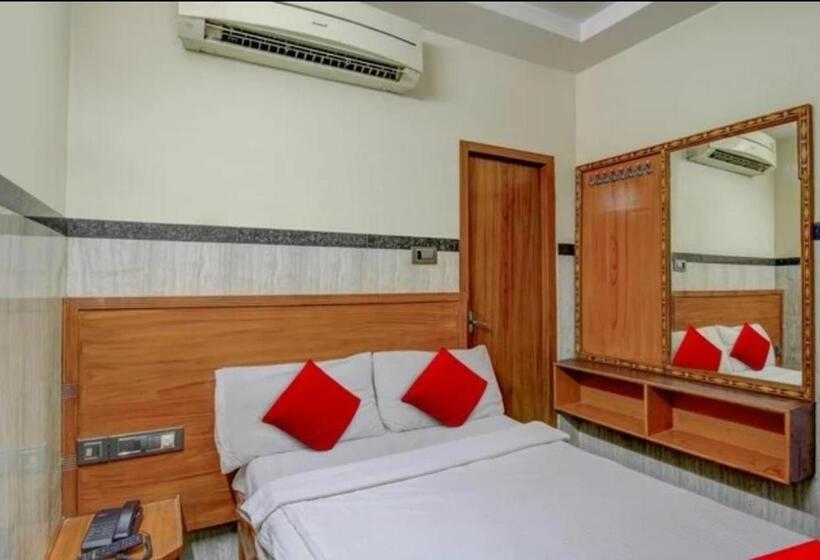 호텔 Yuvaraj Palace