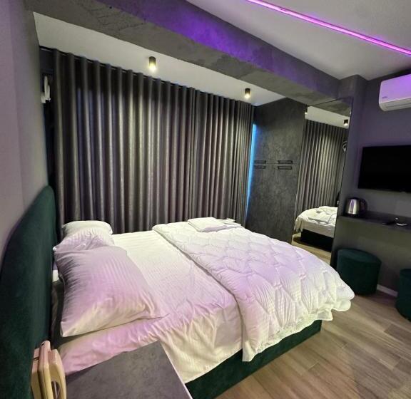 Love Hotel Tirana