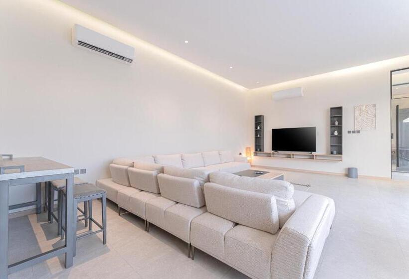 Palm Trees Resort Alammaria