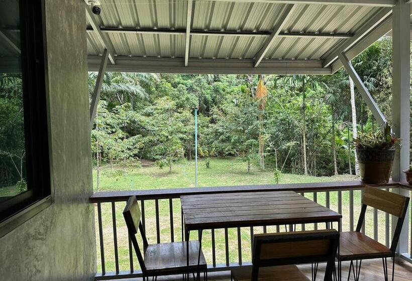 Pensionat บ้านสวนริมธาร โฮมสเตย์ ท้ายเหมือง พังงา