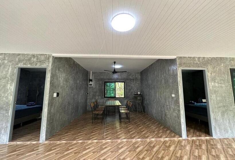 Pensionat บ้านสวนริมธาร โฮมสเตย์ ท้ายเหมือง พังงา